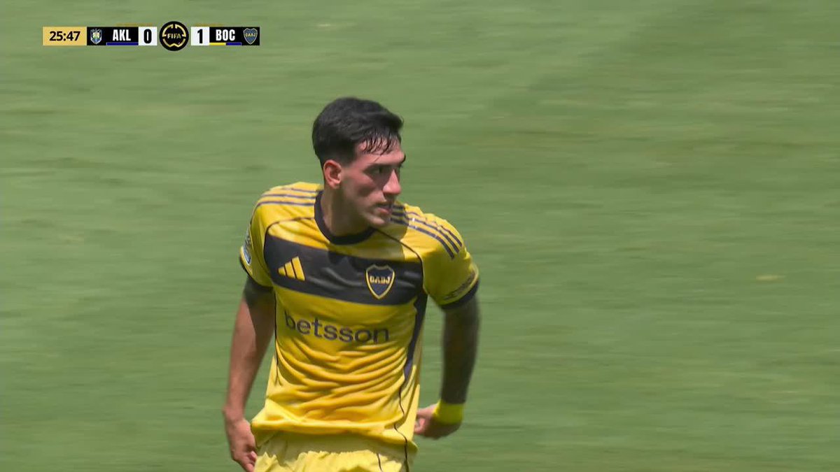 Pobre el arquero de Auckland, con el gol que le hicieron lo van a cargar en el laburo.