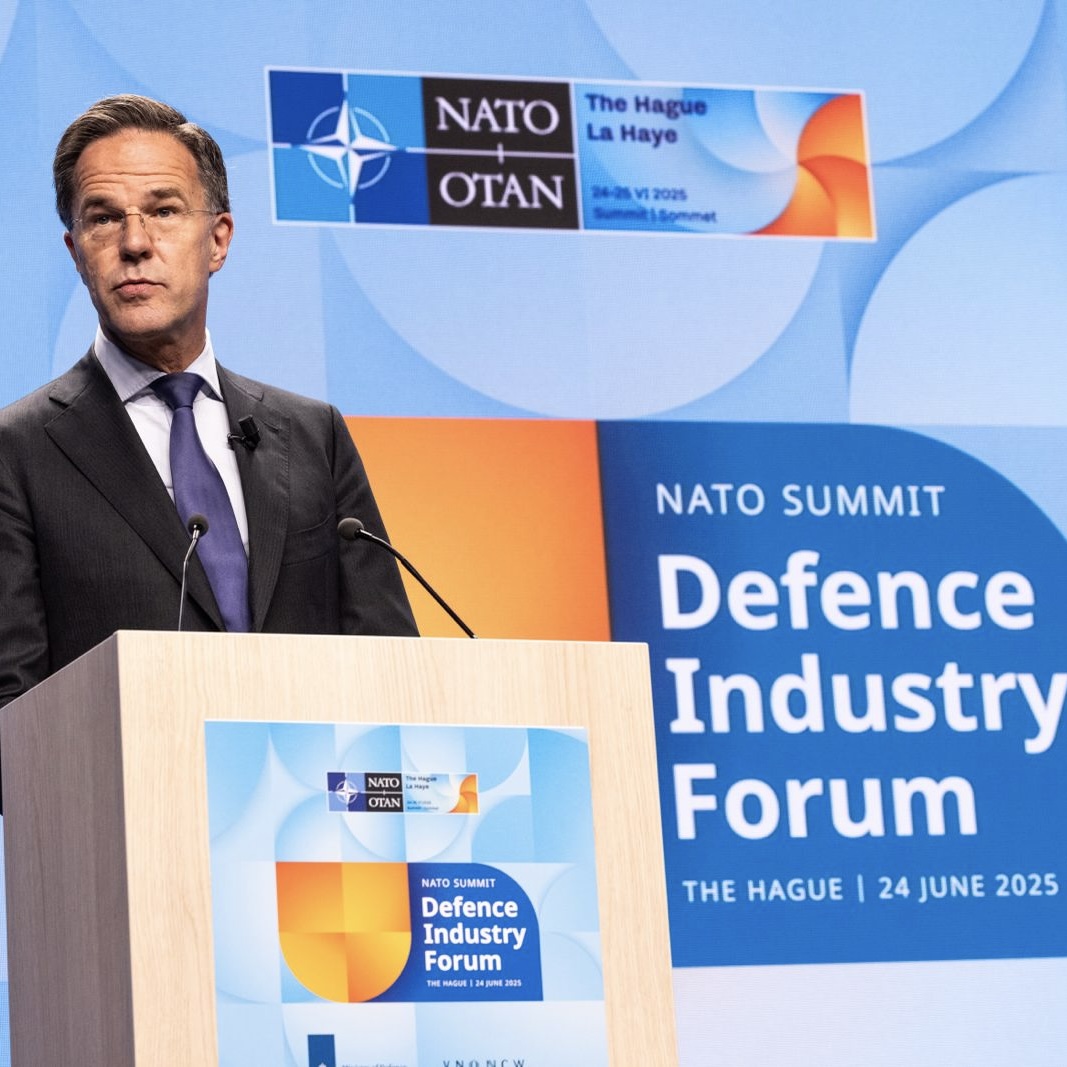 There’s no security without strong defences. And no defence without a strong defence industry. So we must unite, innovate and deliver. Watch Mark Rutte's full speech at the #NATOsummit Defence Industry Forum ↓
