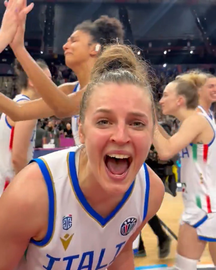 Pan’s reaction = all Italy right now 🥹🇮🇹 #EuroBasketWomen x Italbasket