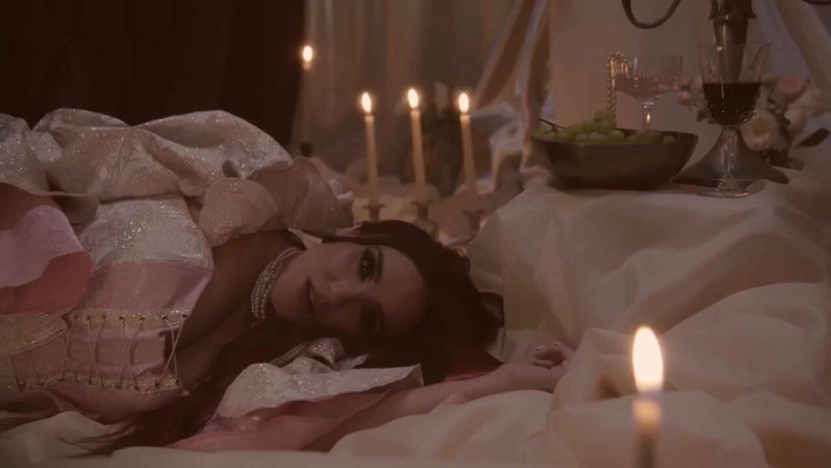 Dulce María regresa con Jaula de Oro, un hermoso sencillo que nos enchina la piel.🥰