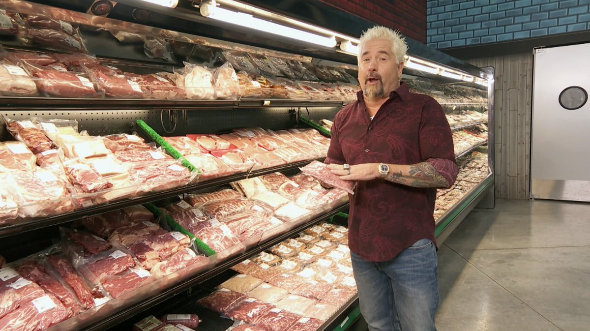 A mouthwatering patty with all the fixings… say less 🤤 Mayor Guy Fieri challenges these burger masters to beat one of the all-star judges in an epic burger battle on an all-new #GroceryGames, Wednesday @ 9|8c!