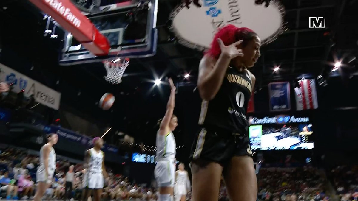 The Shakira Austin✨ hair flip 🤣 She has 1️⃣2️⃣ points fresh off her WNBA Player of the Week honor 🎖️ ChristyWintersScott51 | ᴍᴇɢʜᴀɴ ᴍᴄᴘᴇᴀᴋ