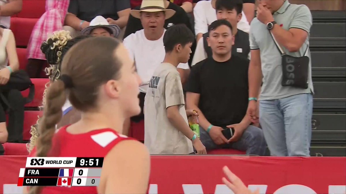 L'équipe de France affronte le Canada dans cette 2e journée de phases de groupes de la Coupe du monde de basket 3x3 ! Les Françaises doivent impérativement gagner pour garder la tête de leur groupe. Suivez le match en direct sur l'Equipe Live >