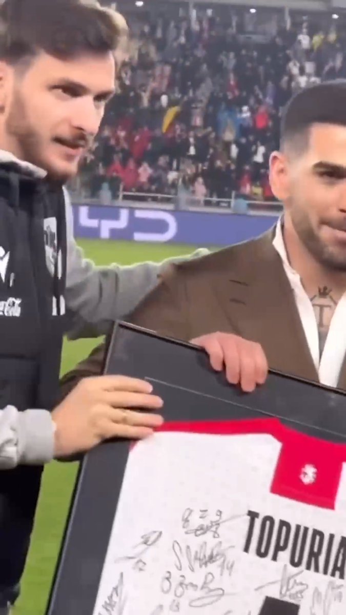 When Ilia Topuria introduced his UFC belt with Khvicha Kvaratskhelia in front of 51,000 fans in Georgia 🇬🇪😮‍💨 #UFC317 | Saturday | LIVE on TNT Sports &amp; discovery+