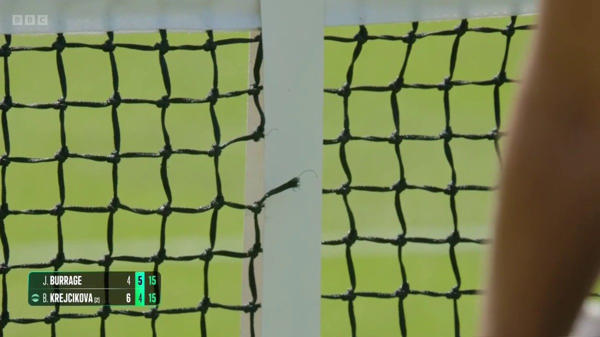 THROUGH THE NET! 👀 Literally... #BBCTennis