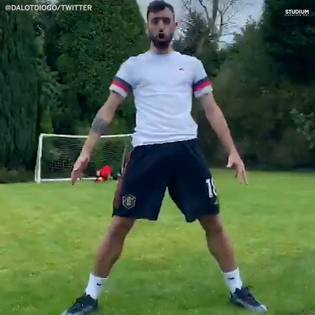 Throwback to Bruno Fernandes with the Ronaldo celebration after scoring against Dalot This two have always loved Ronaldo right from time 😂🇵🇹