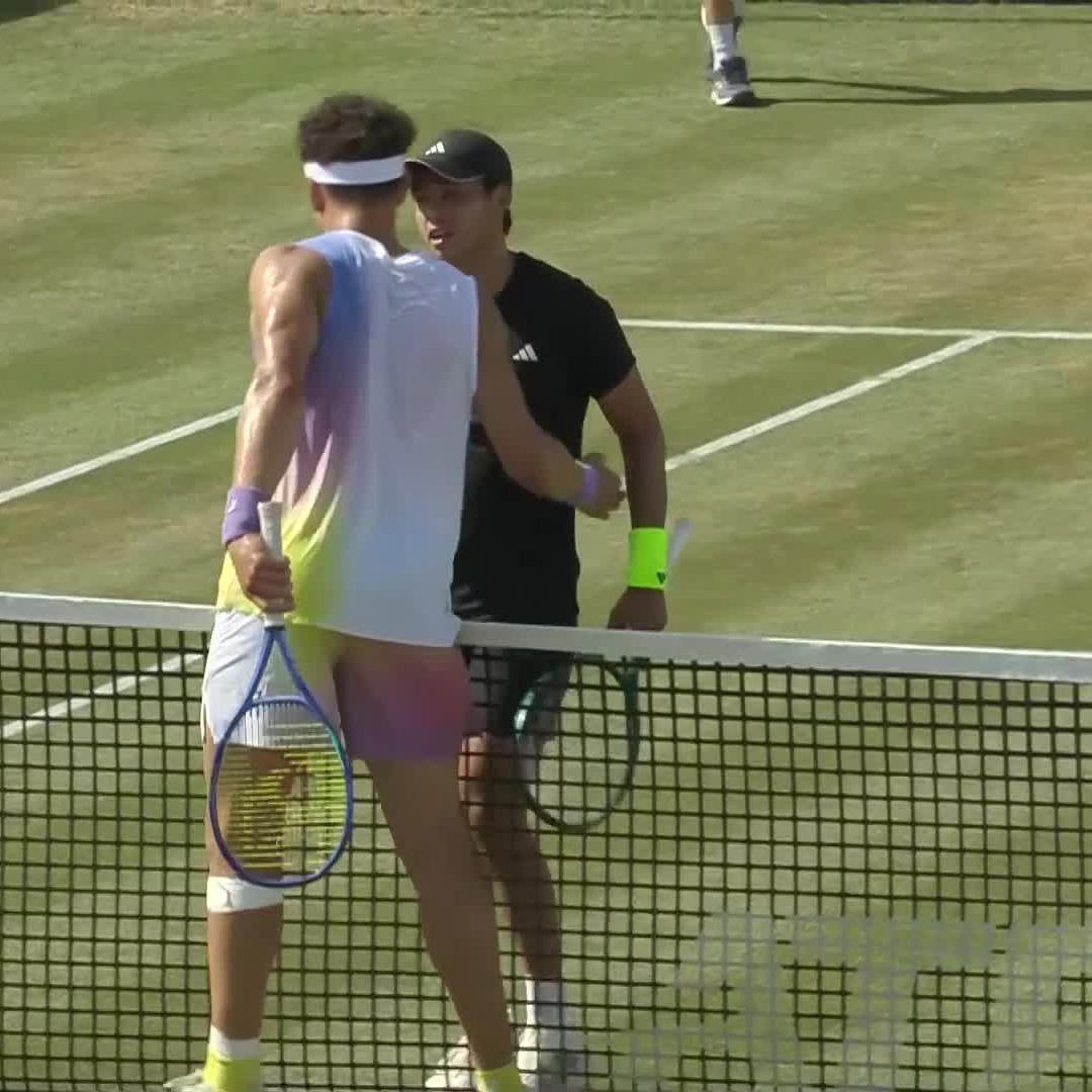 Upset Complete ✅ Learner Tien defeats top seed Shelton 6-4 7-6 to advance in Mallorca! #MallorcaChampionships