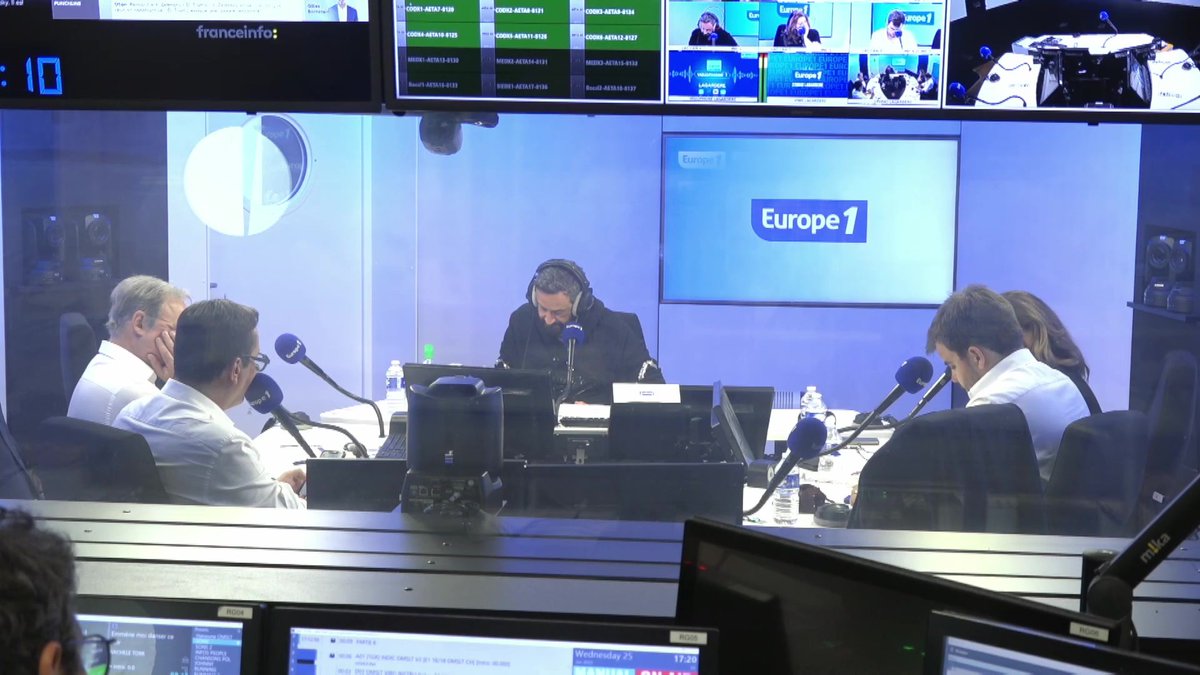 « Je souhaite qu’un homme comme Philippe de Villiers se présente [à la présidentielle], ce sera la seule alternative, à mon avis, pour sauver notre pays », estime Bruno, auditeur de #OMSLT avec Cyril Hanouna sur #Europe1.
