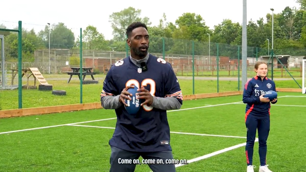 .Charles Tillman on the mic is pure entertainment 😂