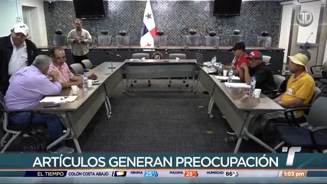 Diputados sostuvieron una reunión con dirigentes magisteriales y no descartan conformar mesas de trabajo para abordar artículos de la Ley 462 de la CSSPanama.