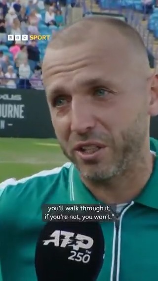 An emotional moment for Dan Evans 🥹 He saw the door and he walked through it! 🚪🚶