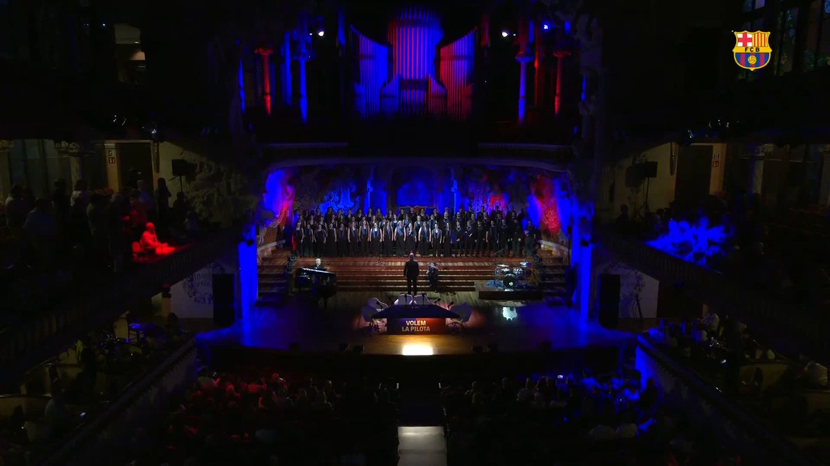 Abans de finalitzar l'Orfeó Català ha interpretat el Cant de la Senyera. Visca el Barça i Visca Catalunya! 💙❤️💛