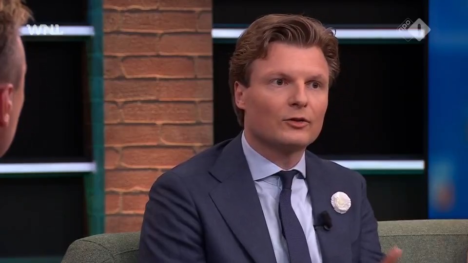 Door de nieuwe NAVO-norm gaat er straks 2400 miljard euro naar defensie. ''Dat is wel nodig'', zegt demissionair Ruben Brekelmans Ruben Brekelmans. ''Het Russisch leger heeft honderdduizenden militairen die dagelijks oorlog voeren. Rusland is alleen maar bezig met wapens produceren. Als wij sterker willen zijn, moeten we investeren. Het gaat ons meer kosten als we dat niet doen.''