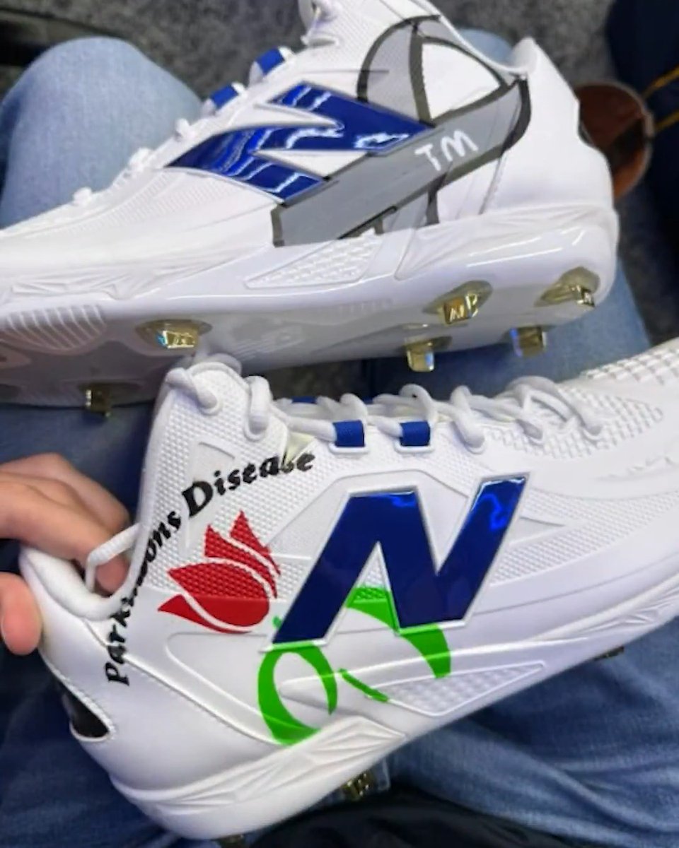 Jacob Misiorowski wore custom cleats in honor of his dad who has Parkinson's disease ❤️