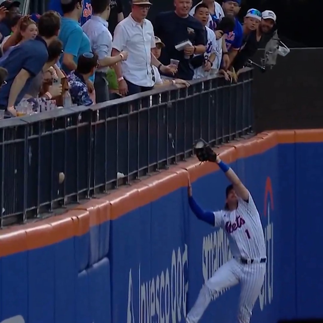 Jeff McNeil brought it back! 😮