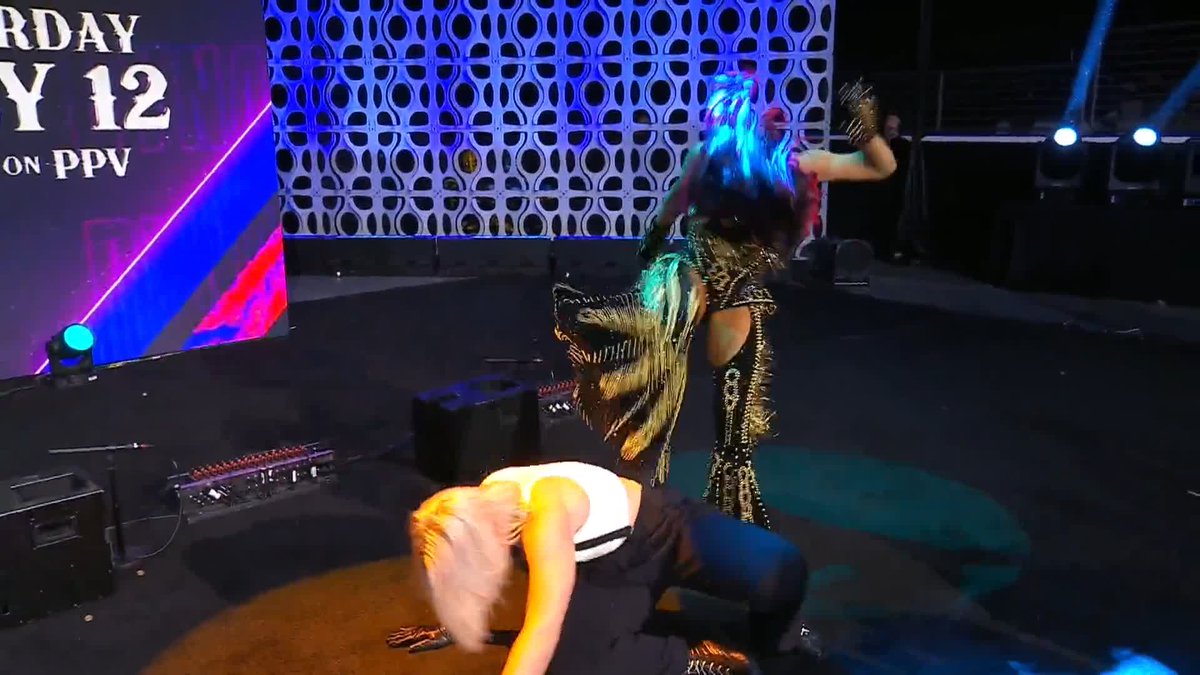 Thank goodness for Mina Shirakawa♡白川未奈 coming to the aid of "Timeless" Toni Storm! Watch #AEWDynamite LIVE on TBS & MAX