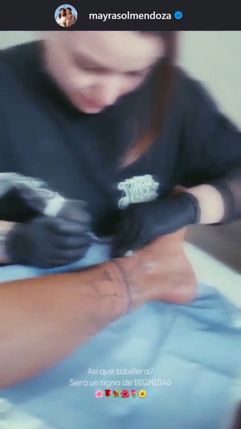 "Mayra Mendoza": Por los comentarios sobre su nuevo tatuaje de una tobillera
