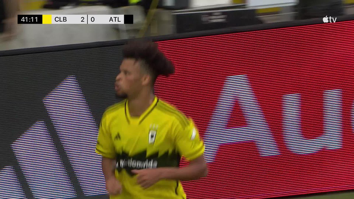 Another one for Russell-Rowe! That's 3-0 for The Crew before the break!