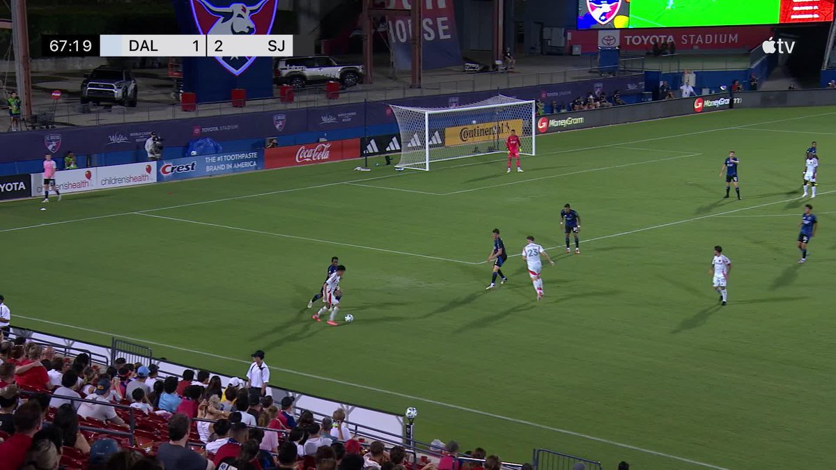 Shaq Moore blasts it home to level the score! 💥