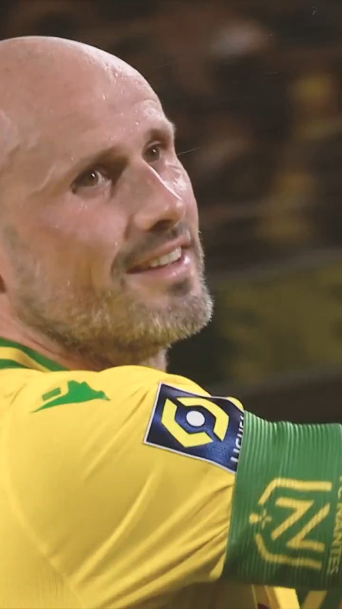 Ce maillot, il ne l’a pas seulement porté. Il l’a habité. Des années à défendre ce maillot. Il fait partie de notre histoire. Pour toujours. Merci pallois nicolas.