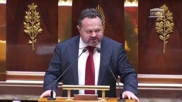 📹 « Une telle atteinte à la présomption d'innocence est non seulement juridiquement discutable, mais démocratiquement inacceptable. Mais surtout, elle porte atteinte à la liberté du corps électoral. Elle revient à priver les citoyens du droit de choisir librement leurs représentants. » #DirectAN Bruno Bilde à propos du droit fondamental d'éligibilité ⤵️