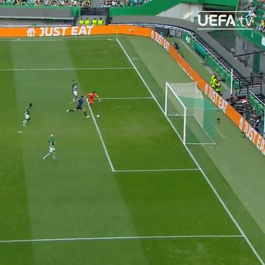 🇮🇹 Ruggeri, un lateral que te fortalece el aspecto aéreo y que se suma bien al ataque. Ha sido el socio perfecto de Lookman en Atalanta. Tiene muy buenas acciones en defensa y golpea bien con las dos piernas. Solamente tiene 22 años.
