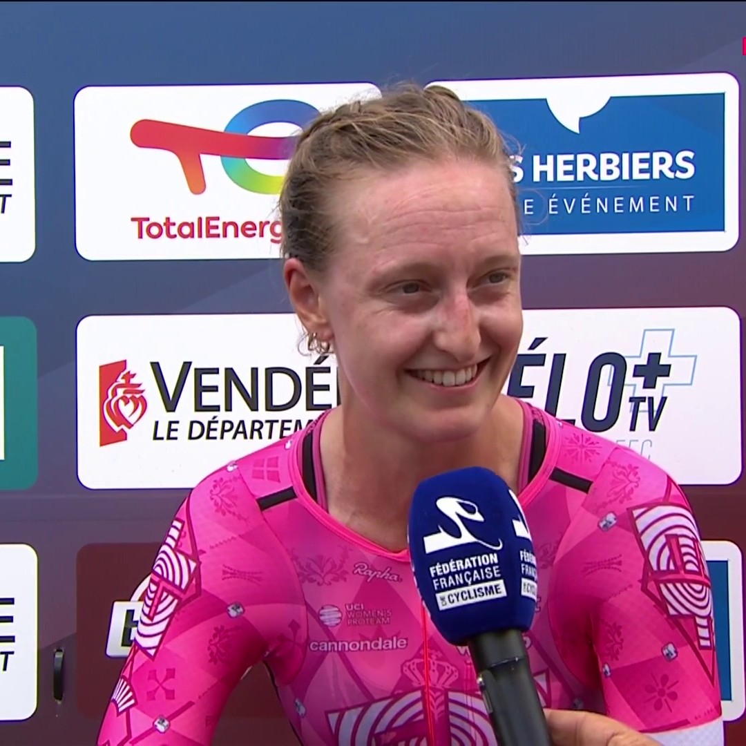 "L'oreillette m'a plantée" : Cédrine Kerbaol a fait le contre-la-montre au feeling et celui lui a réussi, voici la Bretonne championne de France du chrono pour la deuxième fois ! #LesRP