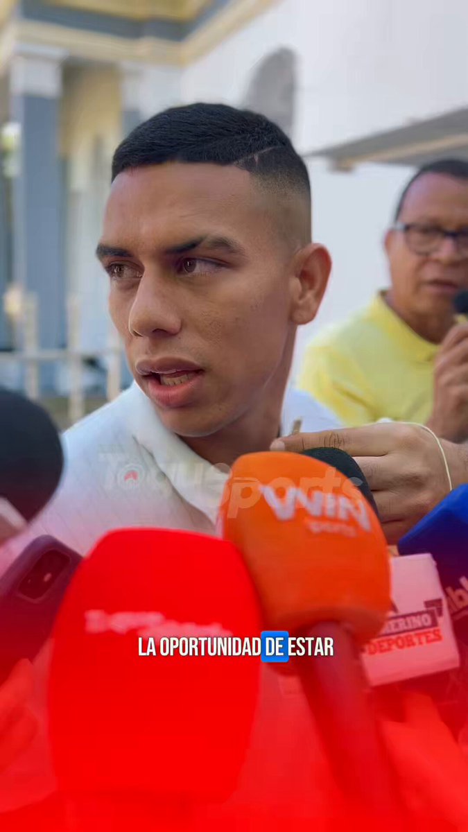 ¡NUEVA OPORTUNIDAD🦈✅! Stiwart Acuña y Carlos Esparragoza son dos de los jugadores que llamó Alfredo Arias del Barranquilla FC. ‼️ “Vengo con hambre, soy costeño, amo la camiseta y a Junior”: Stiwart. ‼️ “Vengo con más madurez. Espero demostrarlo”: Esparragoza.