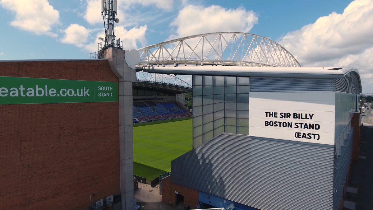 🏟️ 𝐓𝐡𝐞 𝐒𝐢𝐫 𝐁𝐢𝐥𝐥𝐲 𝐁𝐨𝐬𝐭𝐨𝐧 𝐒𝐭𝐚𝐧𝐝 An update to The Brick Community Stadium East Stand to honour the knighthood of Wigan legend, Sir Billy Boston. 🎖️ #WWRL