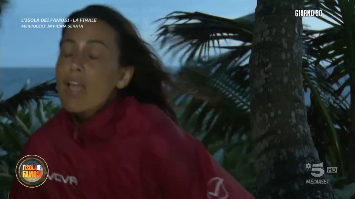 Teresanna ha per caso detto GRAZIE??? 😂❤️ #Isola
