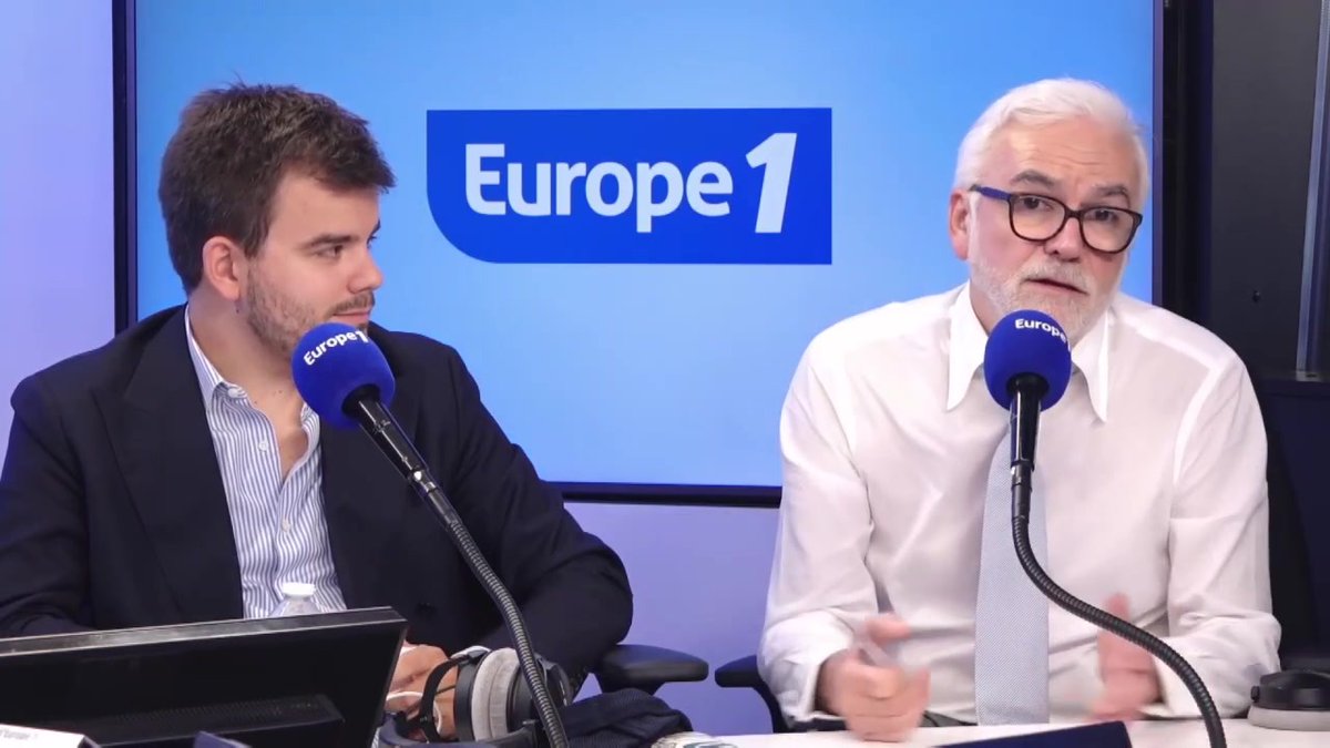 « Un des premiers qui était très heureux que j’arrive sur Europe 1, c’est Pascal Praud » : Cyril Hanouna remercie Pascal Praud, dans #OMSLT sur #Europe1.