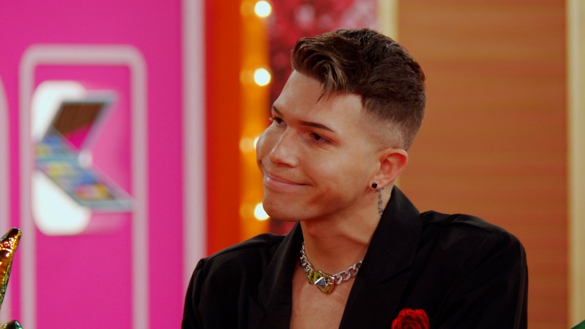 Mirror, mirror on the wall... who's the most consistent All-Star of them all? 👀 The gworls are fighting in a first lewk at this week's #AllStars10 – now on the #DragRace YouTube channel 👉