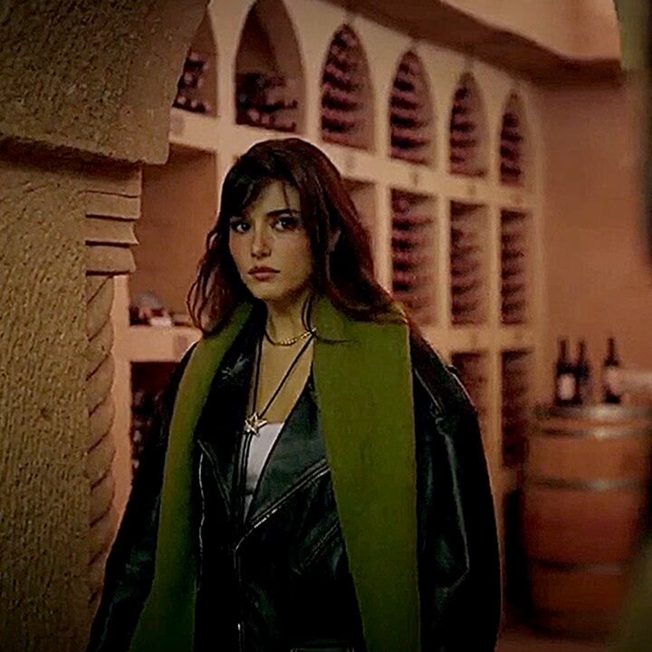 she looked insanely beautiful in this scene