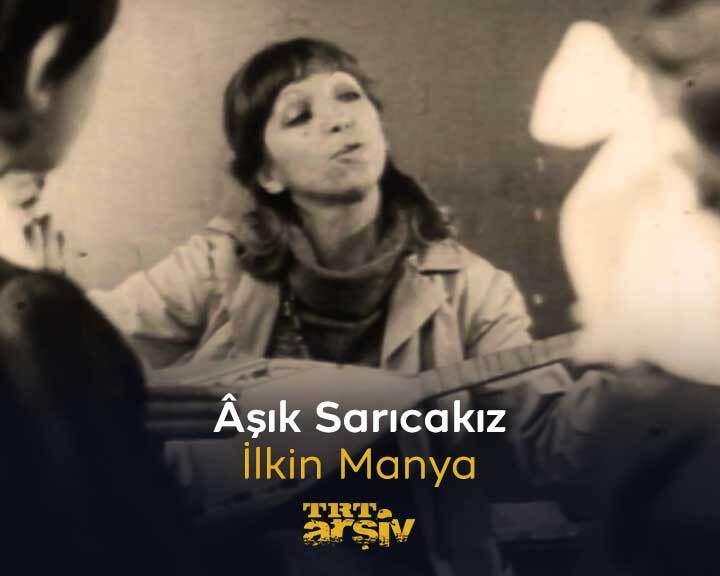Âşık Sarıcakız, 1948’de Eskişehir’de dünyaya geldi. 1964-66 yıllarında TRT Ankara Radyosu Çocuk Saati Korosu’nda kadrolu olarak müzik çalışmalarına başladı. 1983 yılında yayımladığı “Halk Şiirinde Ana Sesi”, kadın âşıklar hakkında yazılmış ilk kitap olarak kabul edilir. 🎵