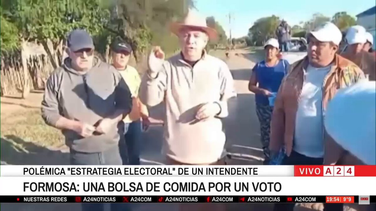 En Formosa los intendentes ofrecen por UNA BOLSA DE COMIDA por el VOTO. Esta es la democracia que les gusta a los kukas.