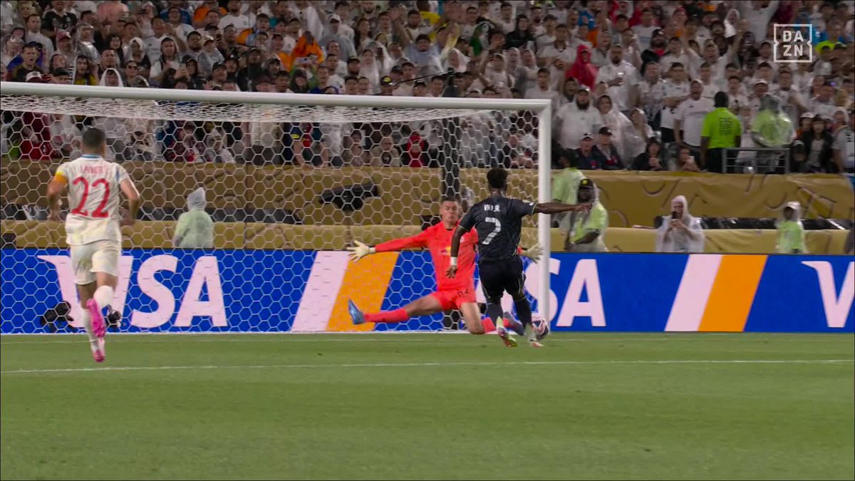 "Vinicius" Por el gol que se erró mano a mano ante el arquero en el partido del Real Madrid ante el Salzburgo por el Mundial de Clubes. Tenía todo el arco para definir y se la tira al cuerpo, es un cagón hijo de re mil puta.