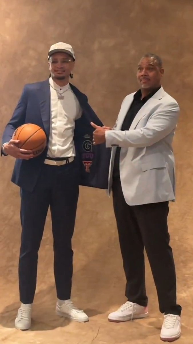 Ed Cooley wanted to flex a bit too 😂 Georgetown Hoops