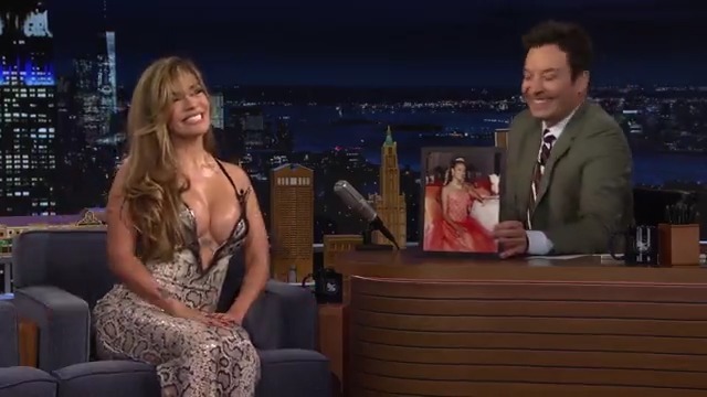 .LABICHOTA is a GRAMMY winner! #KarolGonFallon #FallonTonight
