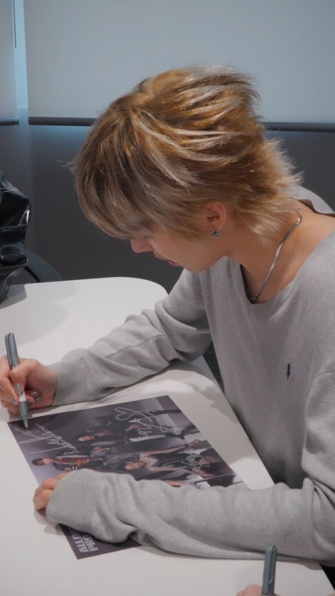 ALLDAY PROJECT The Debut Single 'FAMOUS' SIGNED ALBUM BEHIND Shop now on TBLshop! ∙ ∙ #ALLDAYPROJECT #ADP #올데이프로젝트 #FAMOUS #WICKED #THEBLACKLABEL #더블랙레이블 #TBLshop #티비엘샵 #더블랙레이블공식온라인몰