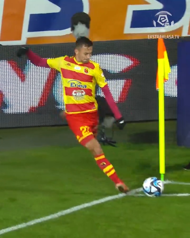 Obrońca Sezonu 2023/24 wraca do Jagiellonia Białystok! 🔙 Pamiętacie tę akcję Bartłomieja Wdowika? 🎯