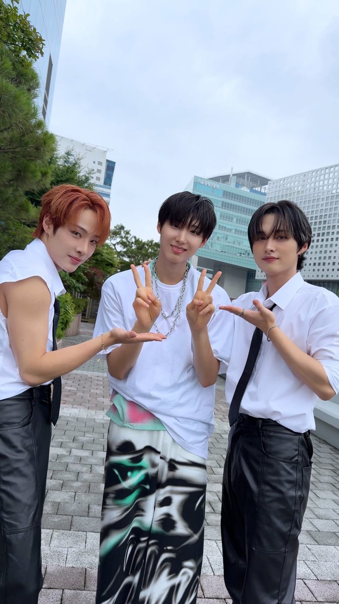 #Double0ne #무진 #한빈 선배님은 특별해 이미 - ⭐ #주왕 #Juwang #더블원 #MUZIN #LEEHANBIN #BAE173 #비에이이173 #FANTASYBOYS #판타지보이즈 #KickFlip #킥플립 #Kick_Out_Flip_Now #Electricity BAE173 FANTASY BOYS_Official