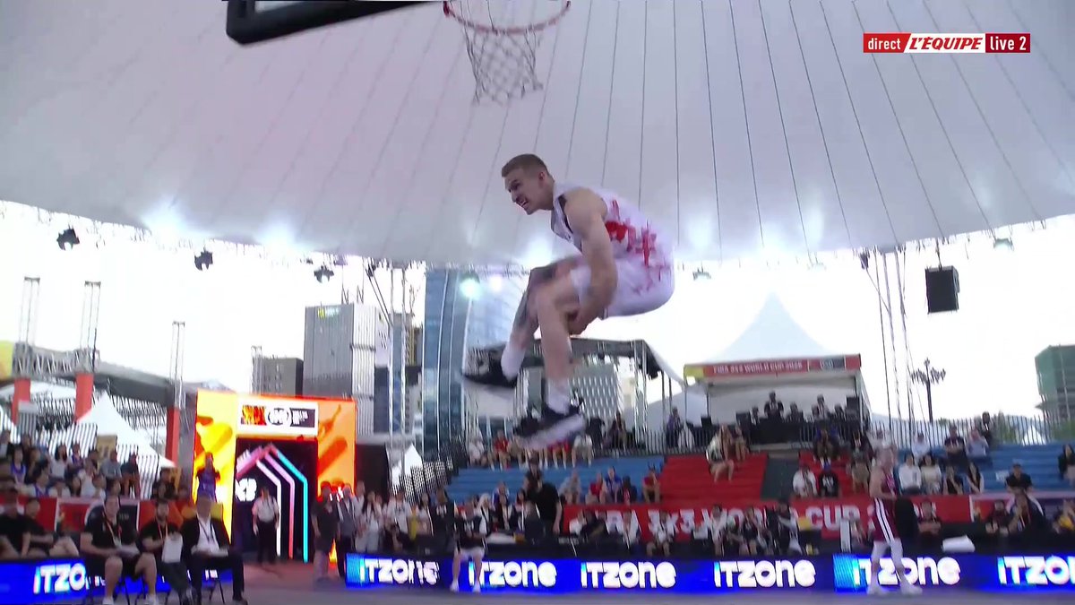 🔥Le Polonais Piotr 'Grabo' Grabowski met le feu au dunk contest du basket 3x3 en Mongolie ! À suivre en direct sur L'Équipe Live >