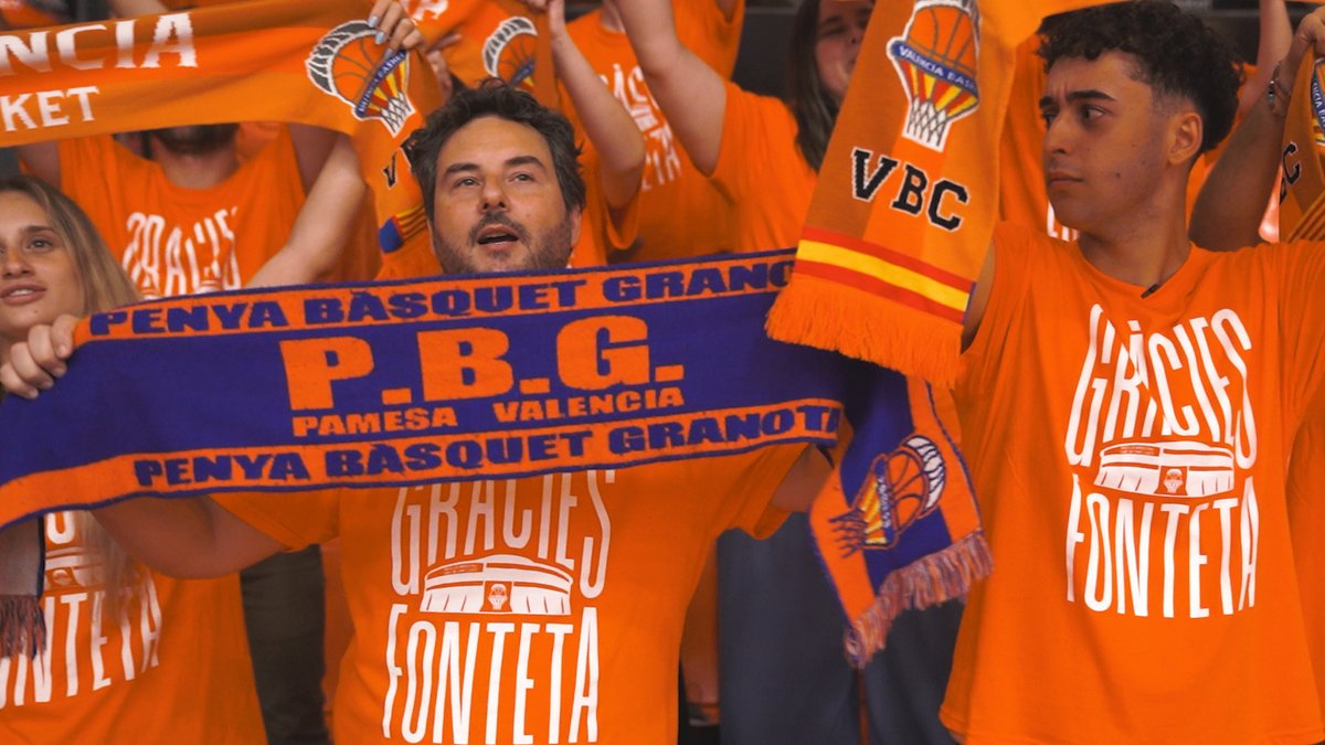 🎶🙌🧡 ...i "La Promesa" va sonar per primera vegada a la Fonteta 😍 Emocionant 🥹 PD: Encara que algú no va encertar amb la lletra... 🙄