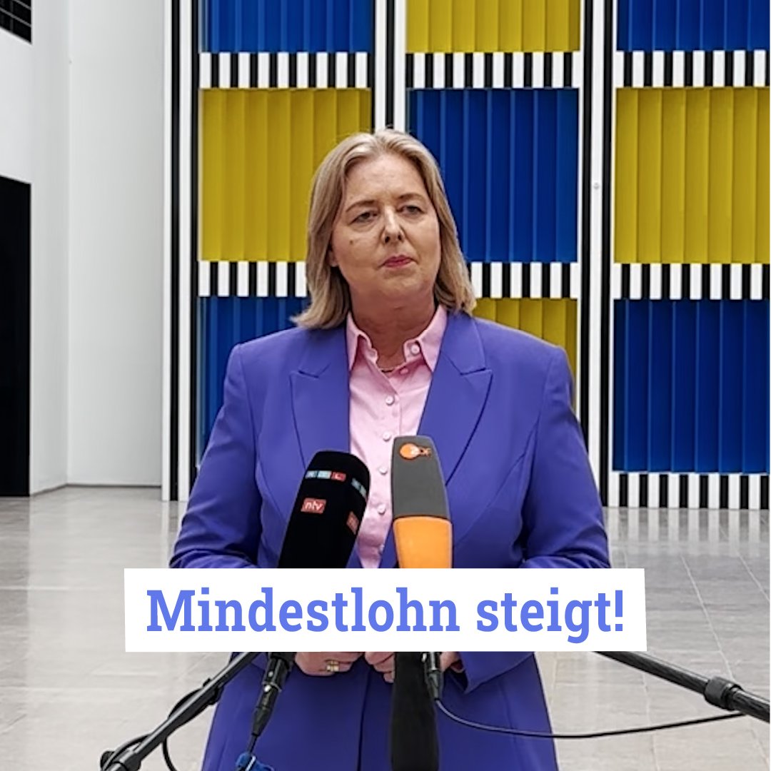 Die Mindestlohnkommission beschließt einstimmig eine Erhöhung auf 13,90 € ab 2026 und 14,60 € ab 2027 – das ist die größte sozialpartnerschaftlich vereinbarte Lohnerhöhung seit 2015. Ein starkes Signal für Mio. Beschäftigte: BM’in Bärbel Bas kündigt eine rasche Umsetzung an.