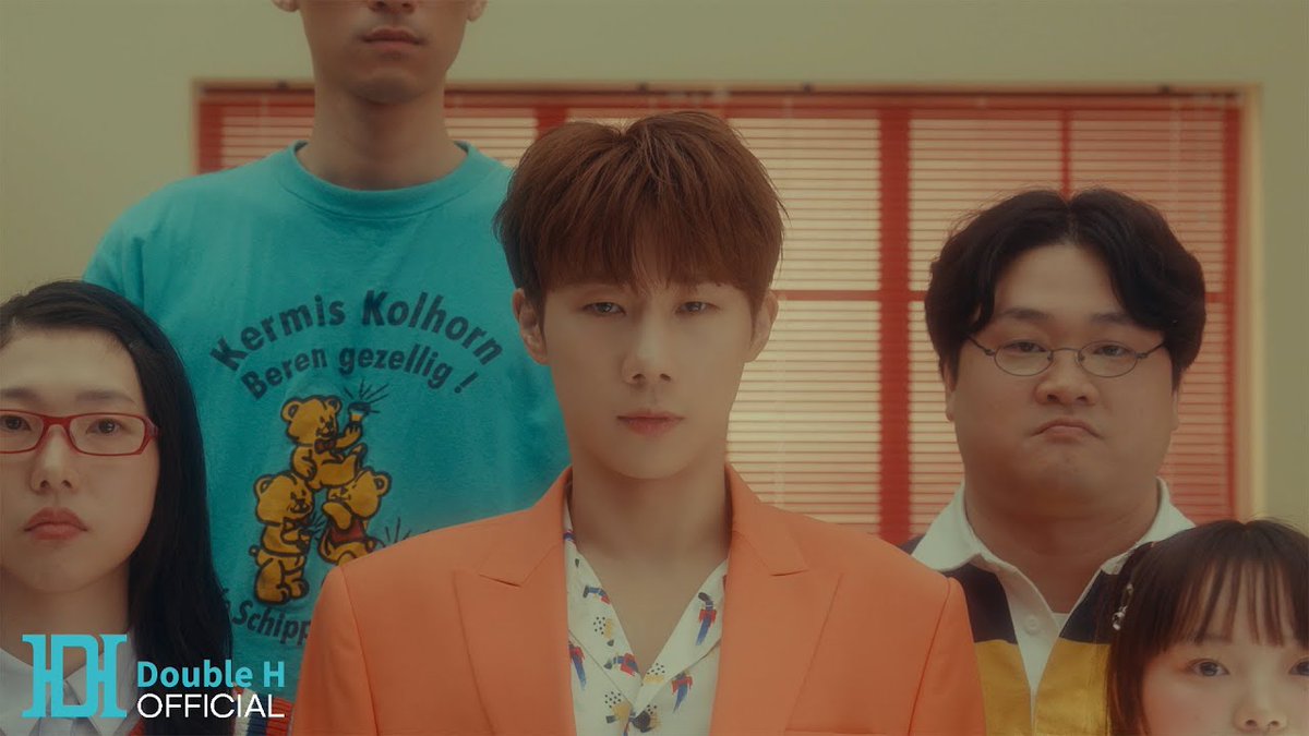 2 years ago today, Kim Sunggyu released his 5th Mini Album ‘2023 S/S Collection’ with title track ‘Small Talk’.