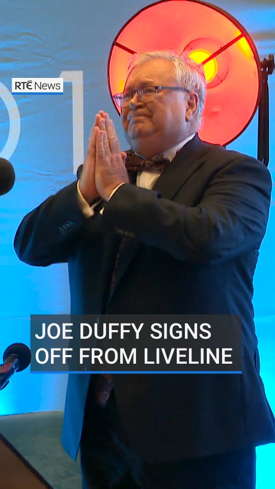 This is the moment Joe Duffy signed off from Liveline for the final time. #joeduffy #liveline #rte #rtenews