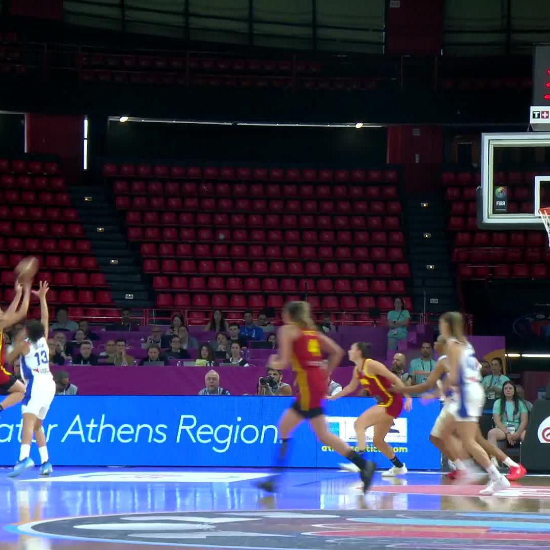 NO WAY HELENA MADE THIS ONE. NO. WAY. #EuroBasketWomen x Baloncesto España