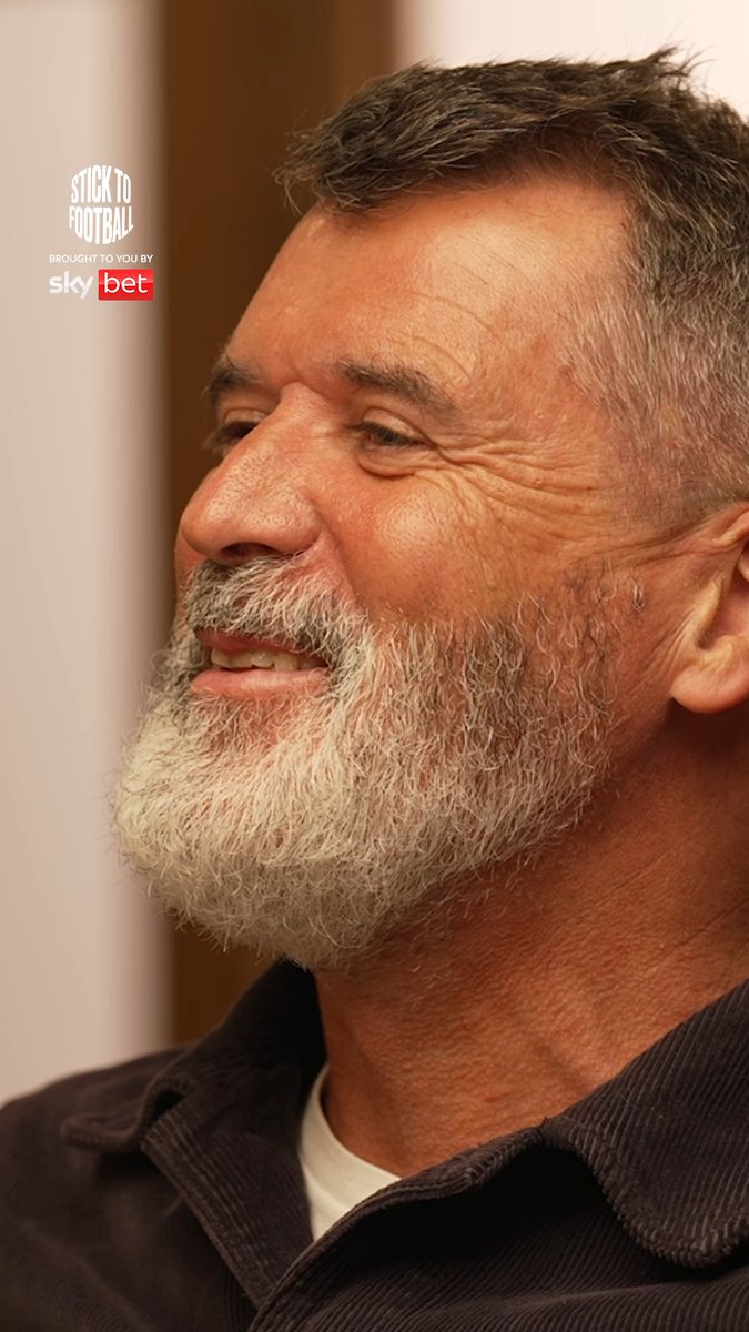 “I can’t read stuff that’s not football!” 📖 The team talks books, and not just football ones! 📚😉
