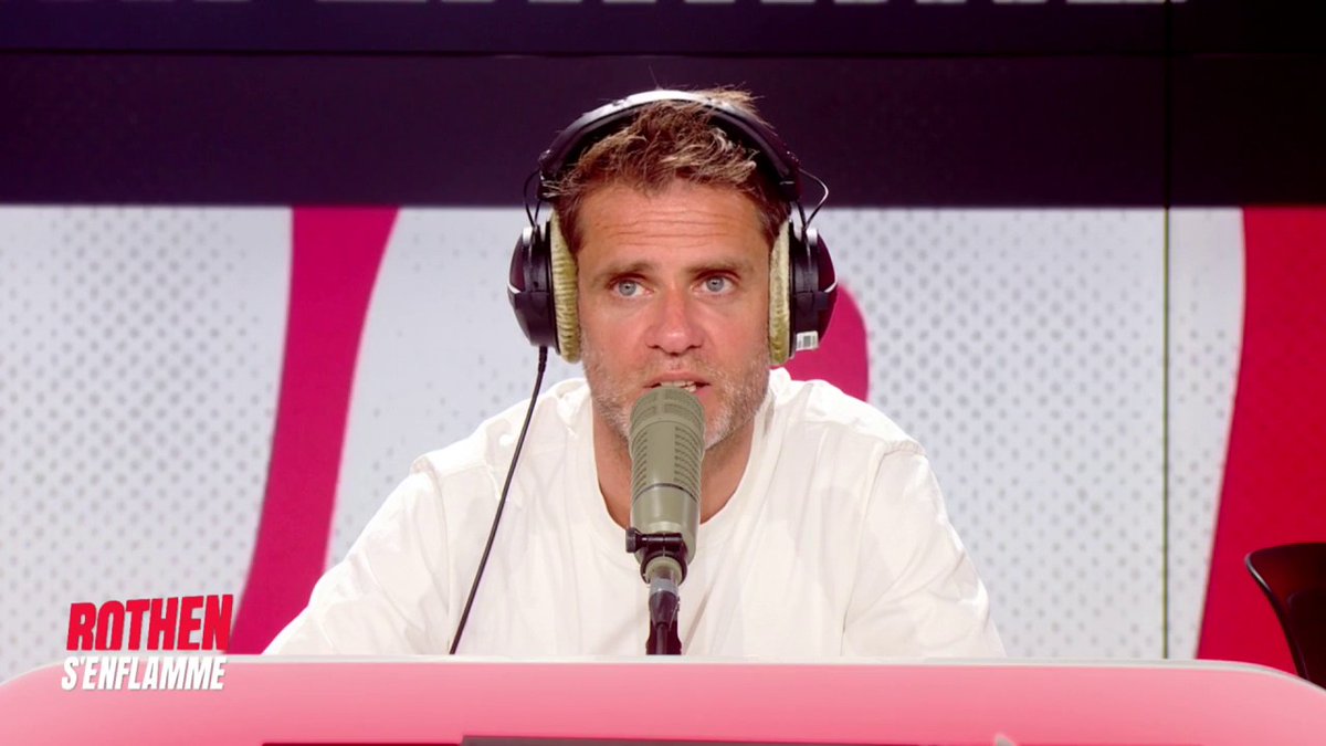 🔴🔵 Ramos accusé de ne pas avoir saisi sa chance. Jérôme Rothen: "Cette saison, il a eu un bon temps de jeu. Avec le Mondial des clubs, le PSG a sûrement pris une décision définitive. En l'absence de Dembélé, il a eu l'occasion de jouer et briller, mais il n'a pas été bon"