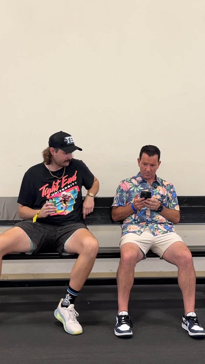Can’t Ian Rapoport just text his family in peace?